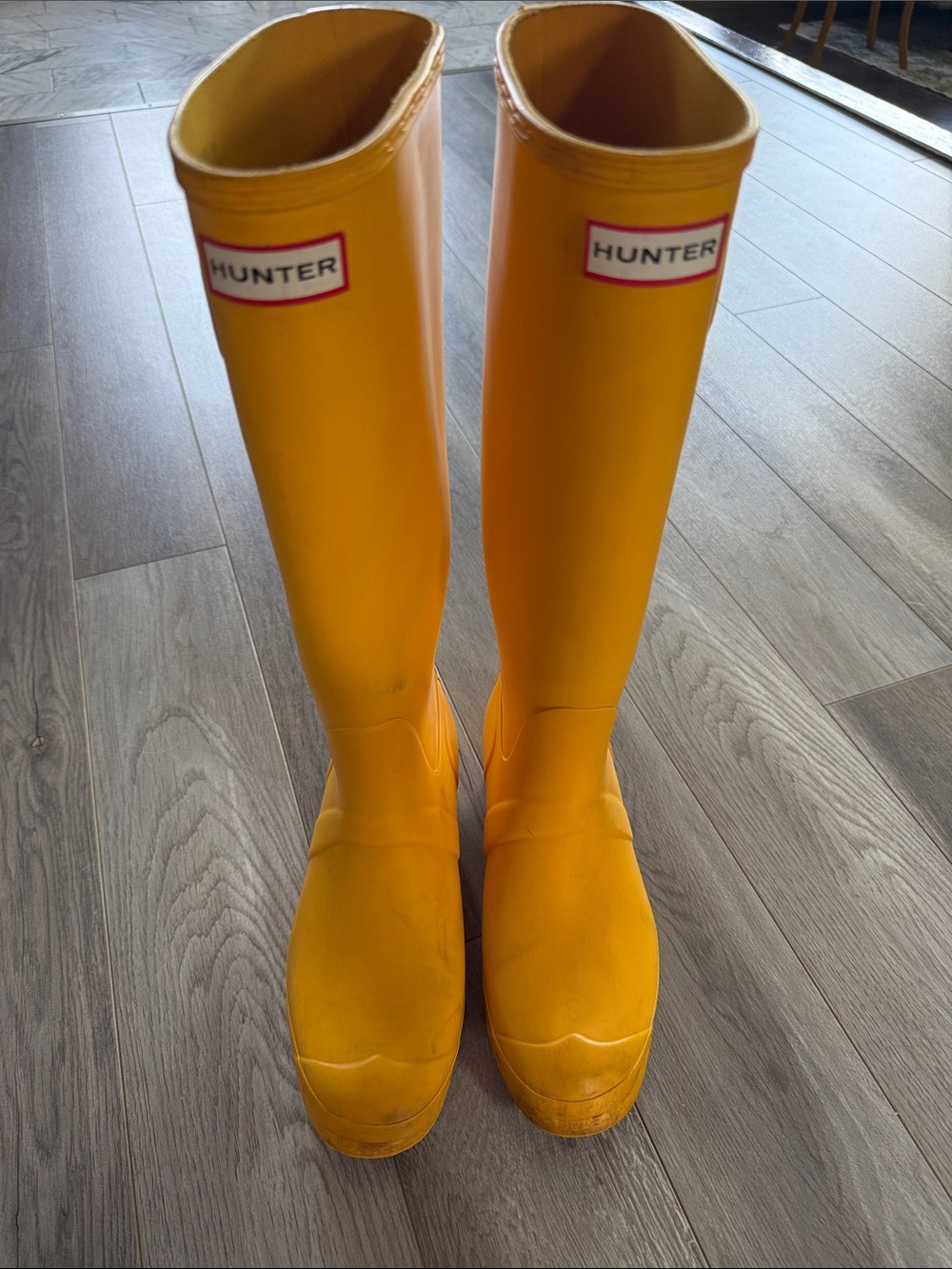 Hunter Women’s Original Tall Rain boots, Size 9